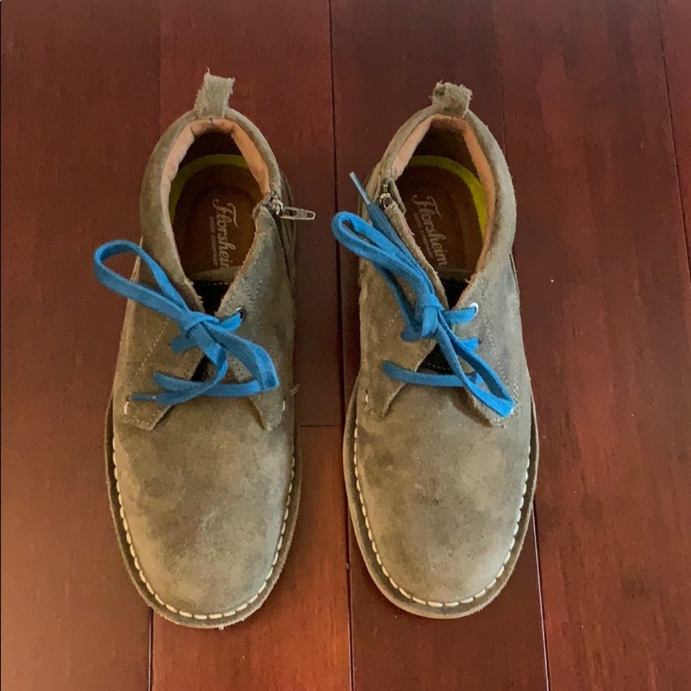 NAVIGATOR JR. PLAIN TOE CHUKKA BOOT